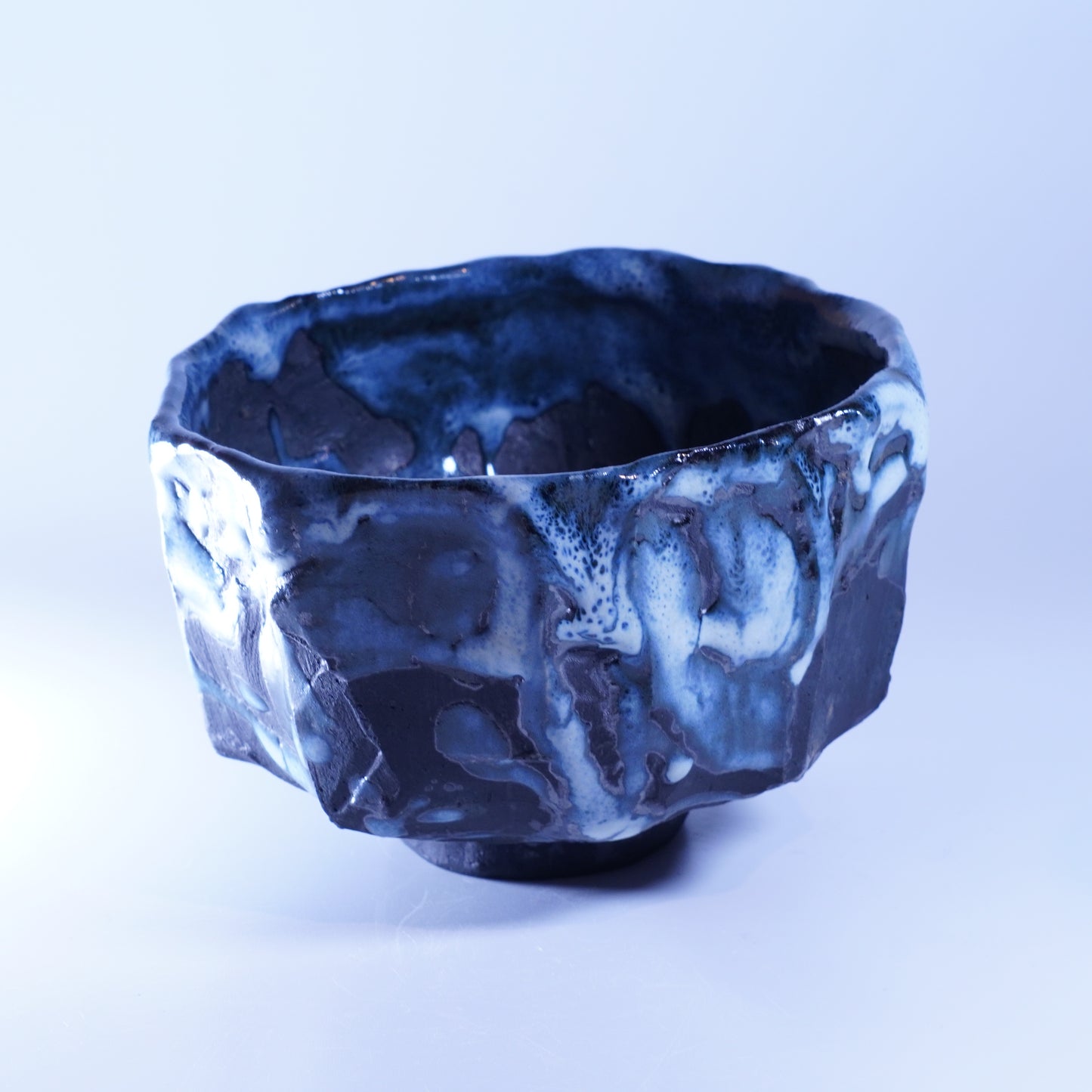 《闇月焼 • 雪》雪十二割茶碗 “Dark Moon: Snow” 12 cuts Tea Bowl