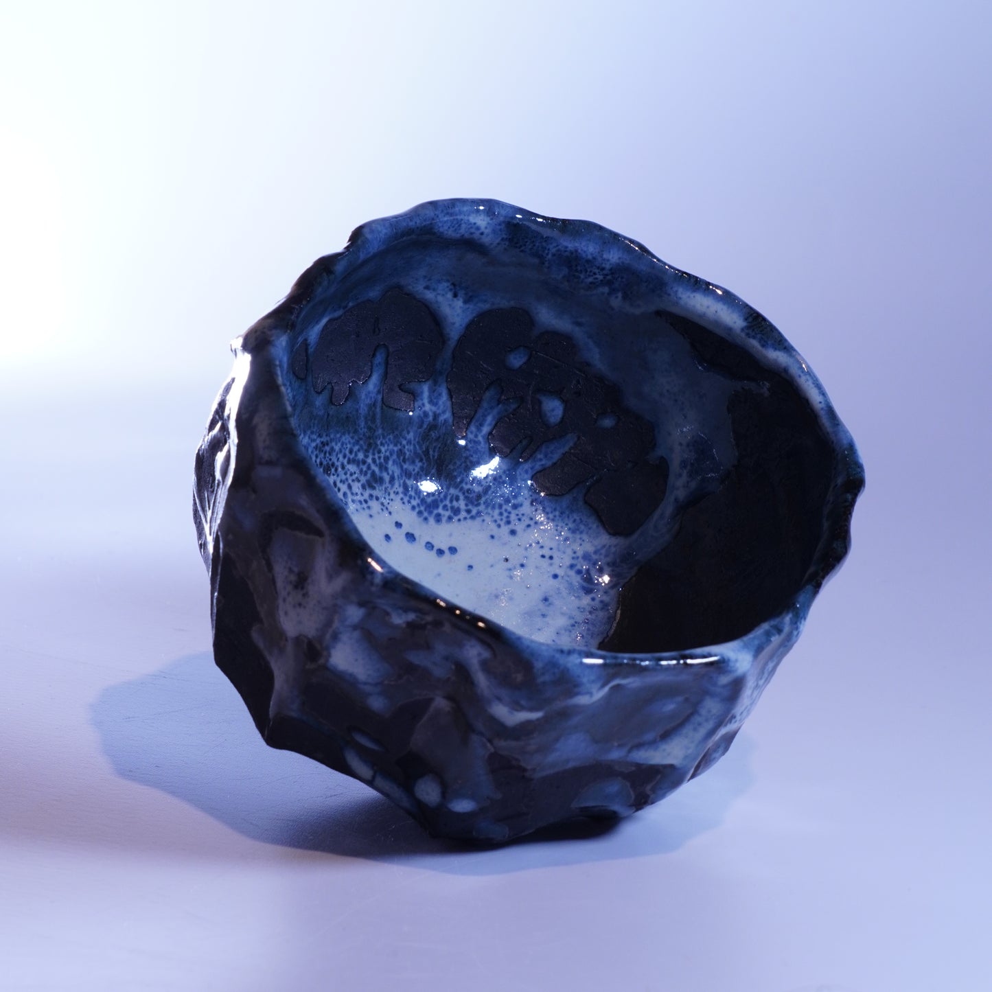 《闇月焼 • 雪》雪十二割茶碗 “Dark Moon: Snow” 12 cuts Tea Bowl