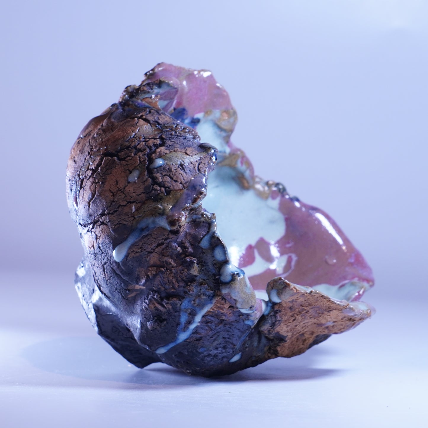 《岩裂飛雪》茶碗 “ Blizzard Cracking Rock” Tea Bowl